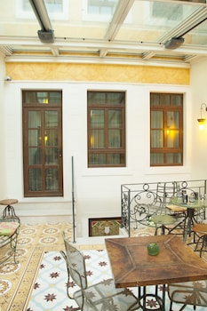 villa pera suite hotel
