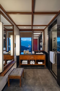 taj guras kutir resort and spa gangtok