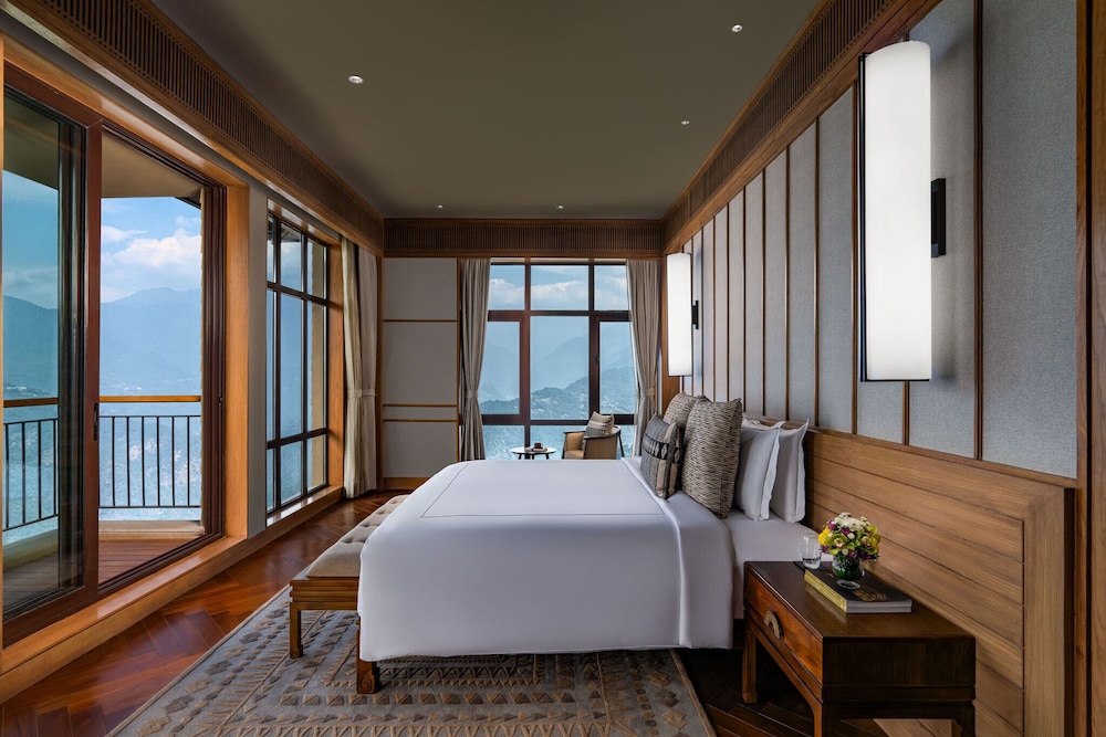 taj guras kutir resort and spa gangtok