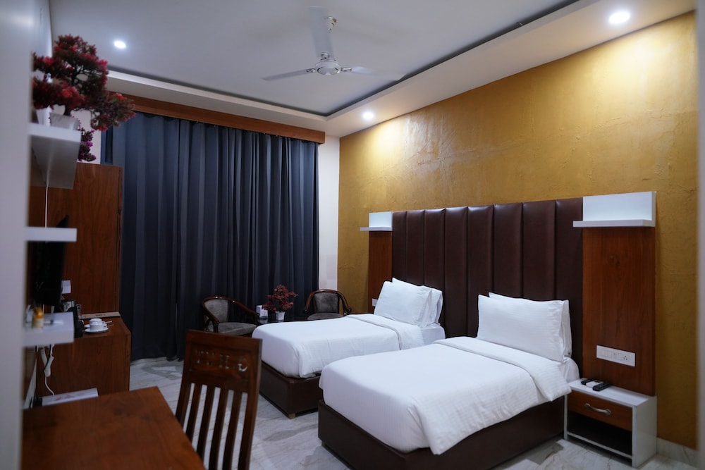 golden hut derabassi