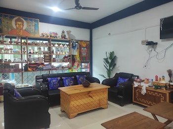 eight lucky sign homestay