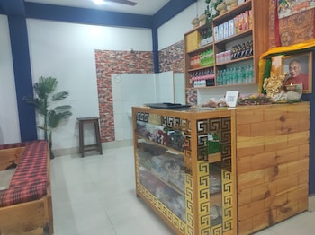 eight lucky sign homestay