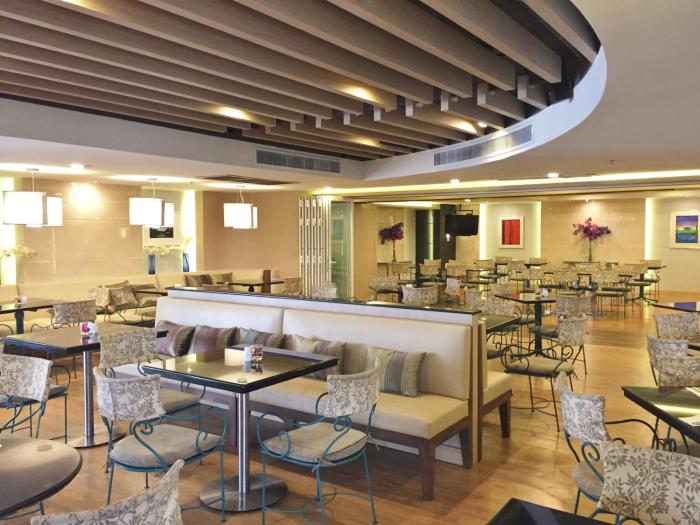 evergreen place siam by uhg