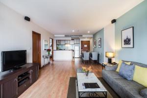 evergreen place siam by uhg