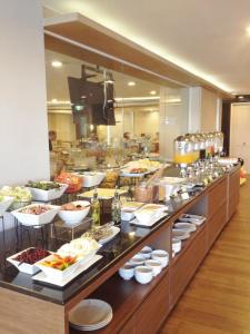 evergreen place siam by uhg