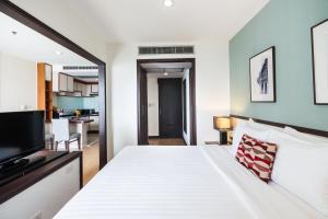 evergreen place siam by uhg