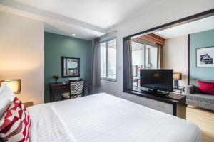 evergreen place siam by uhg