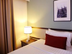 evergreen place siam by uhg