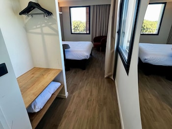 ibis styles cabries aix en provence tgv