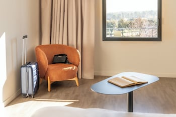 ibis styles cabries aix en provence tgv