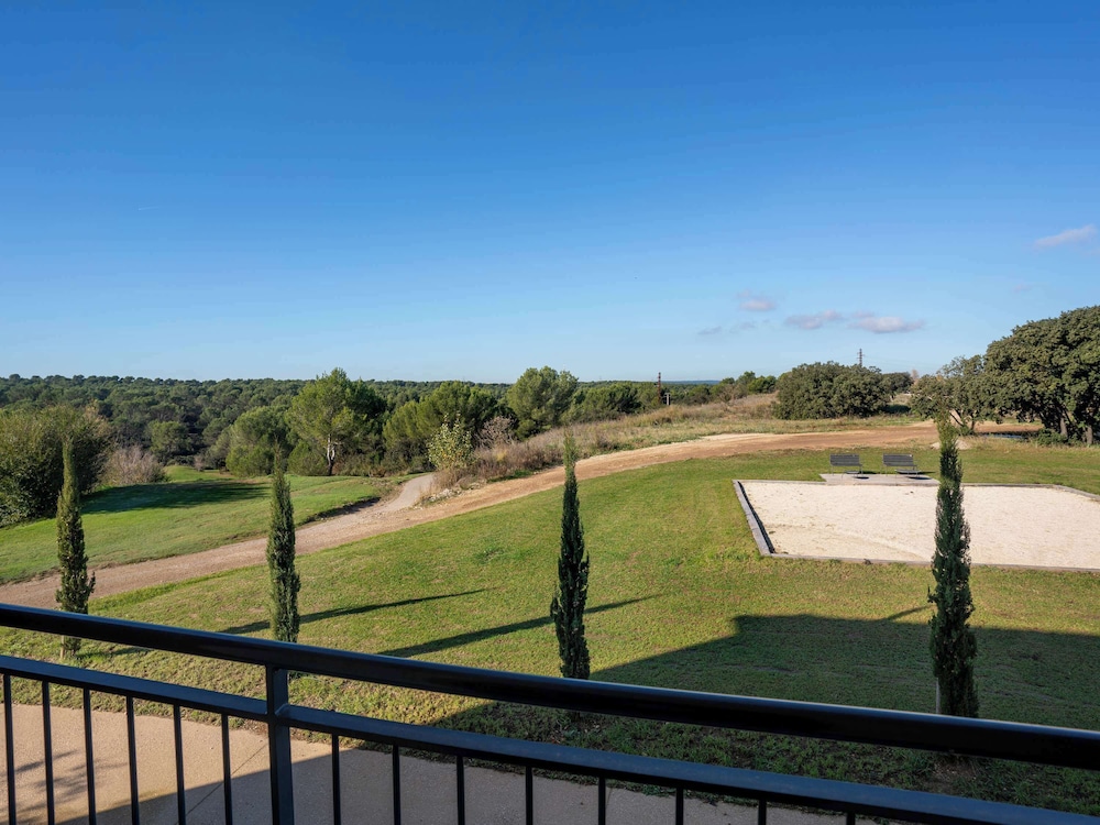 ibis styles cabries aix en provence tgv