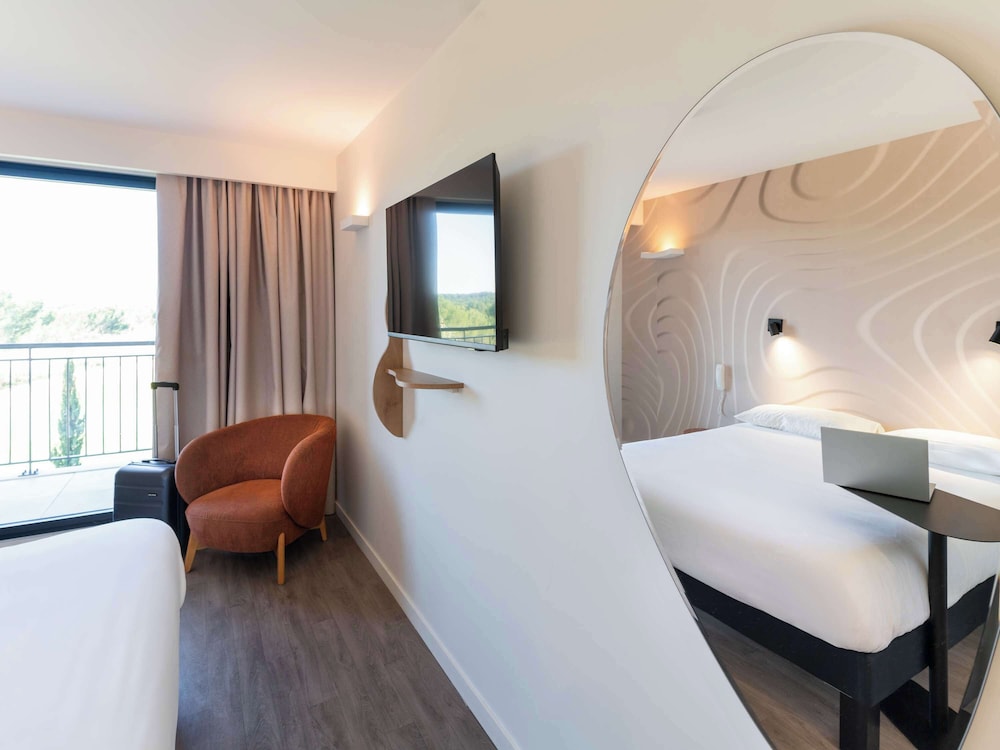 ibis styles cabries aix en provence tgv