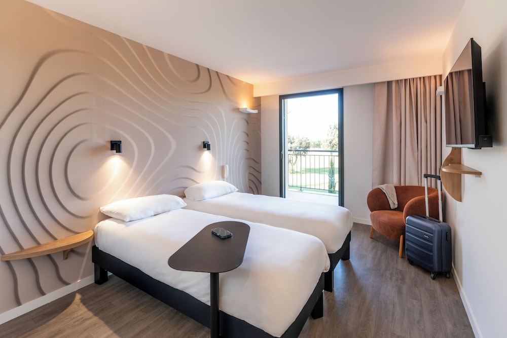 ibis styles cabries aix en provence tgv