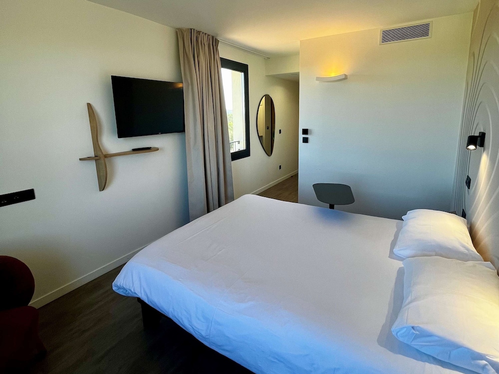 ibis styles cabries aix en provence tgv