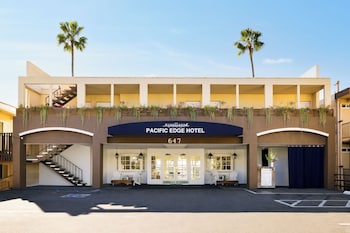 pacific edge hotel
