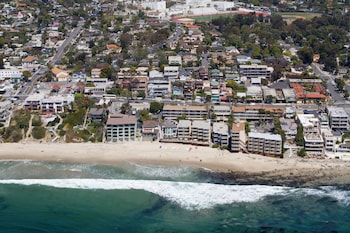 pacific edge hotel