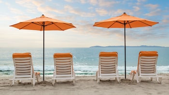 pacific edge hotel