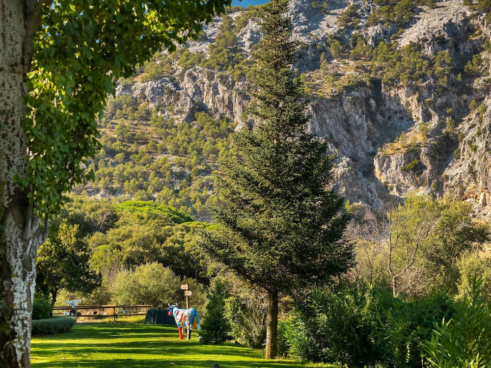 hotel fuerte grazalema