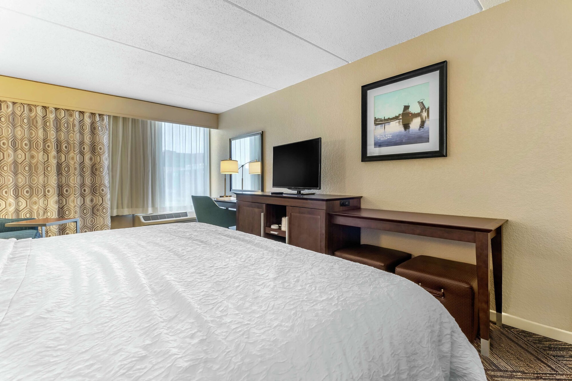 hampton inn green bay downtown