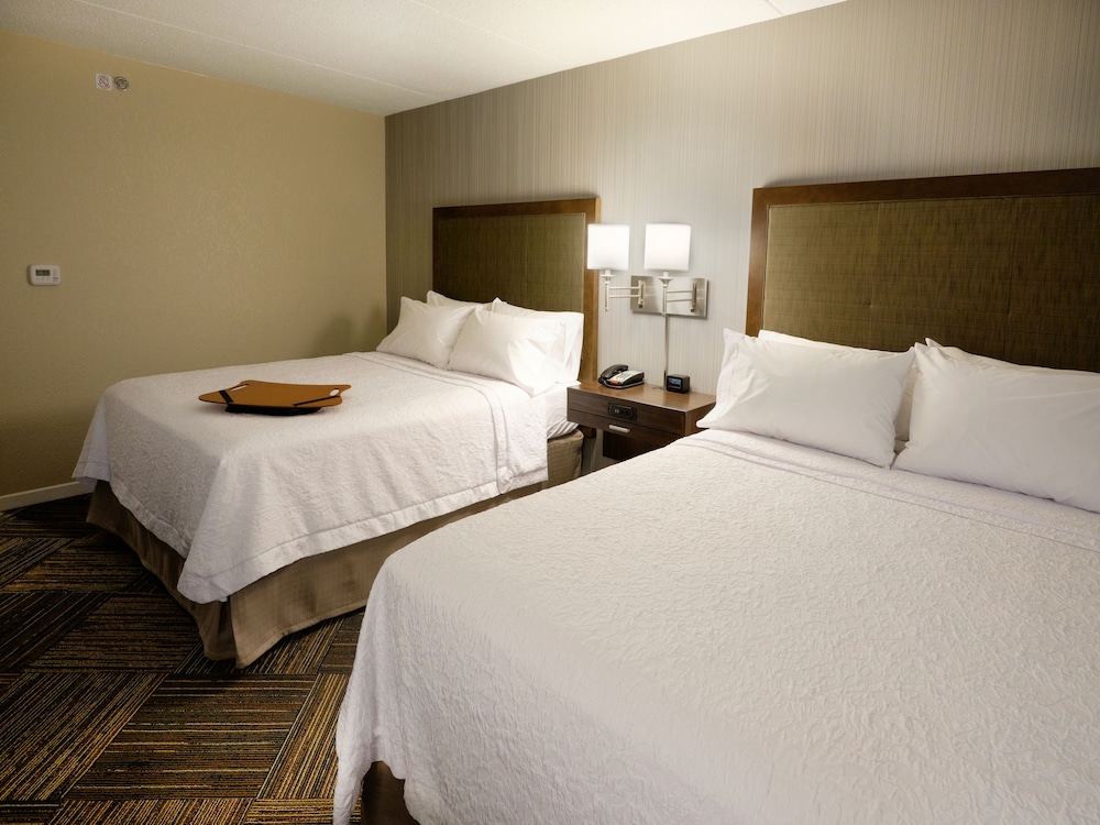 hampton inn green bay downtown