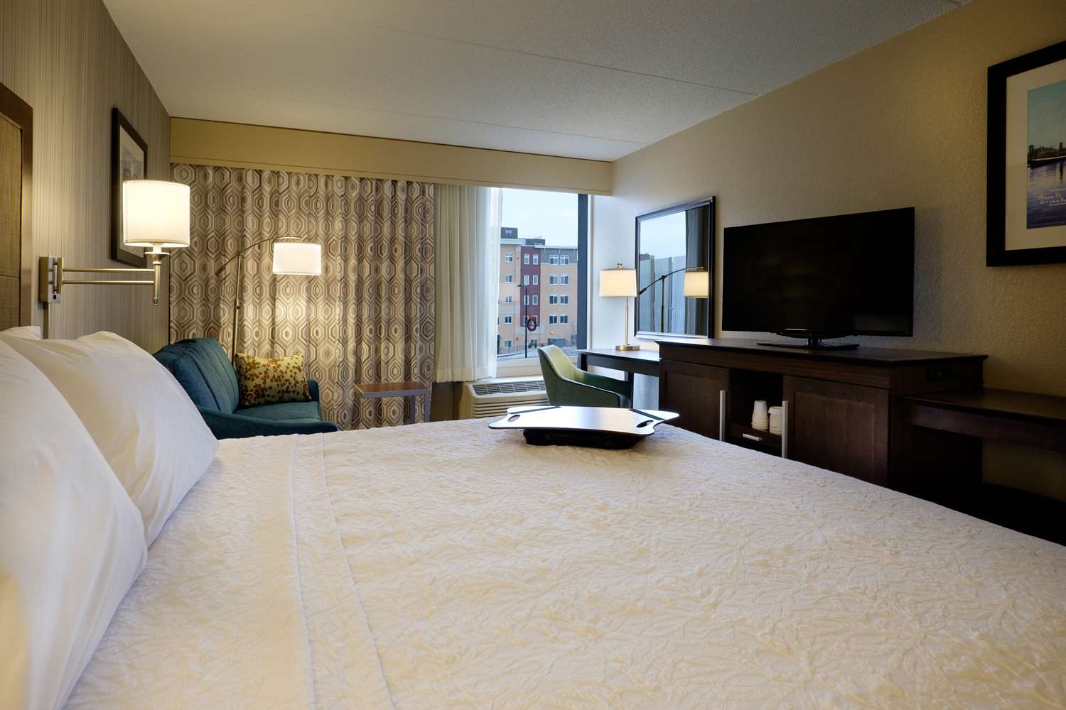 hampton inn green bay downtown