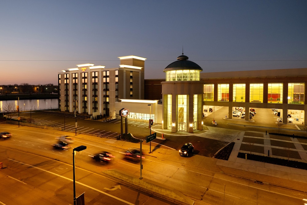 hampton inn green bay downtown
