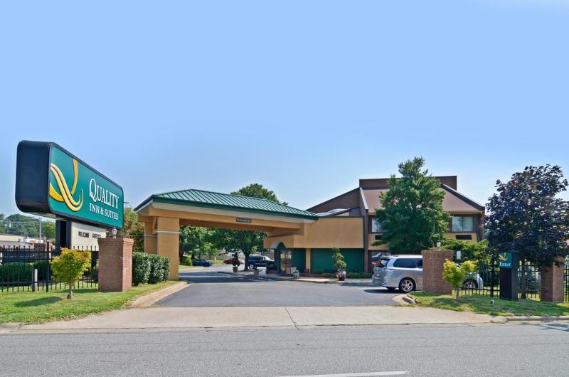 quality inn and suites coliseum