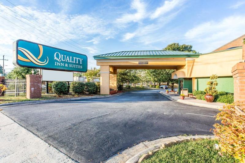 quality inn and suites coliseum