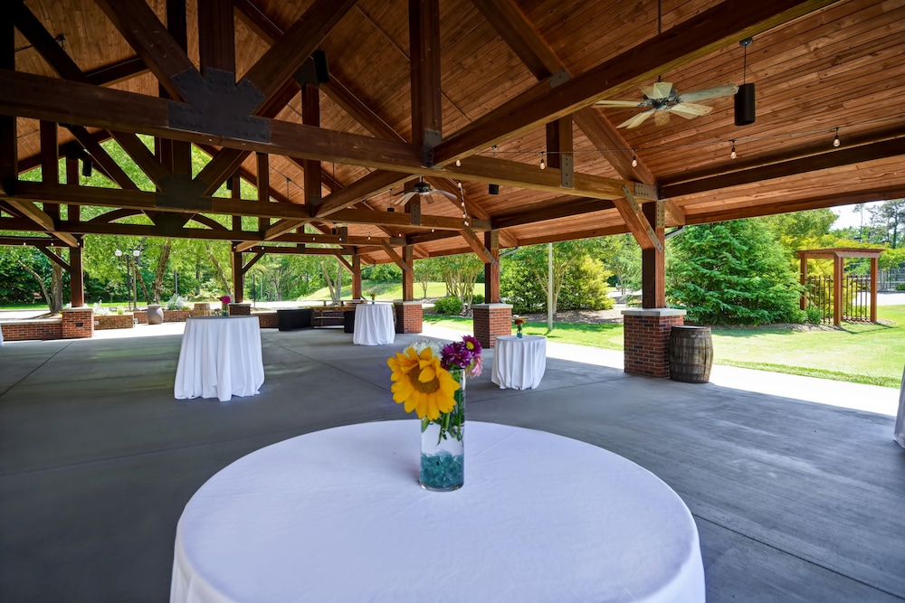embassy suites greenville golf resort and conference center
