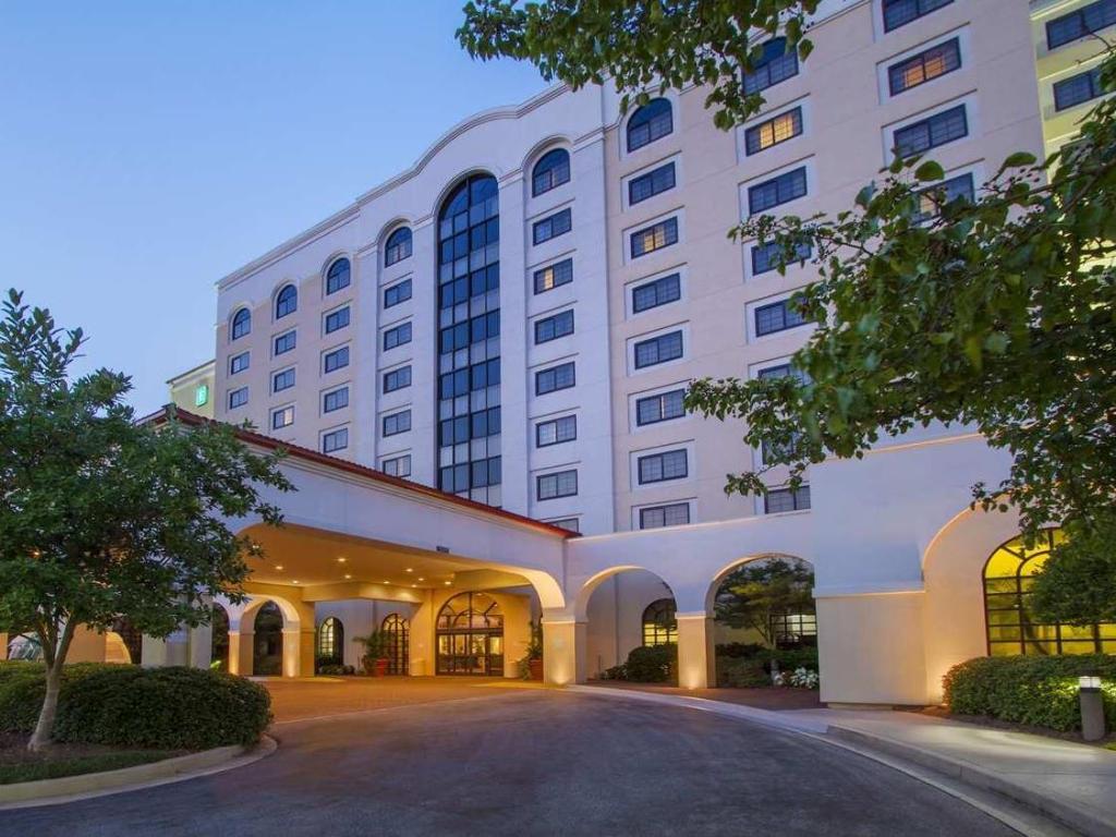 embassy suites greenville golf resort and conference center