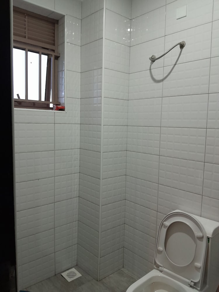 jb suites and lounge