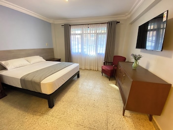 izza hotel