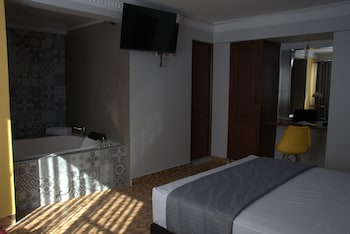 izza hotel
