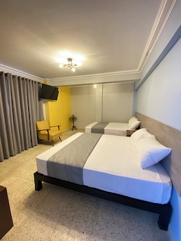 izza hotel
