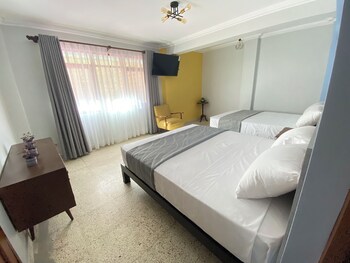 izza hotel