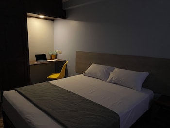izza hotel