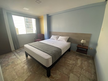 izza hotel