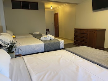 izza hotel