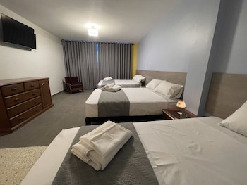 izza hotel