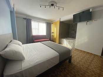 izza hotel