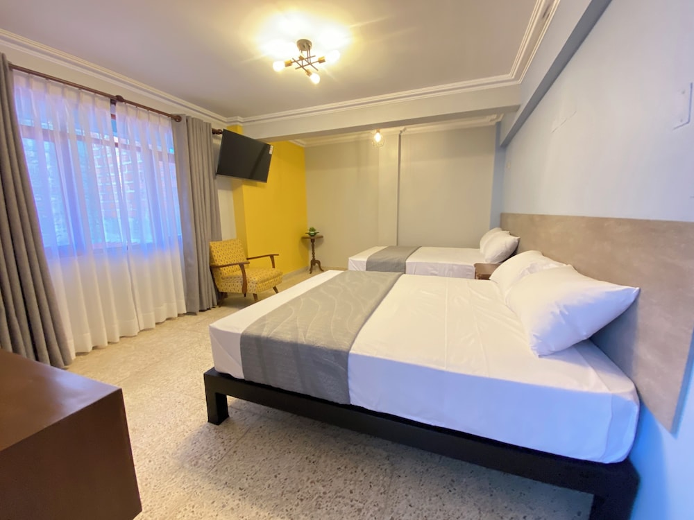 izza hotel