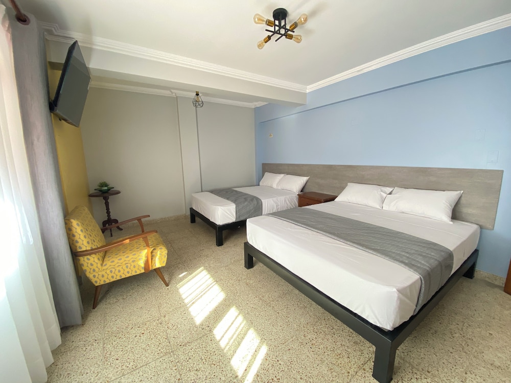 izza hotel