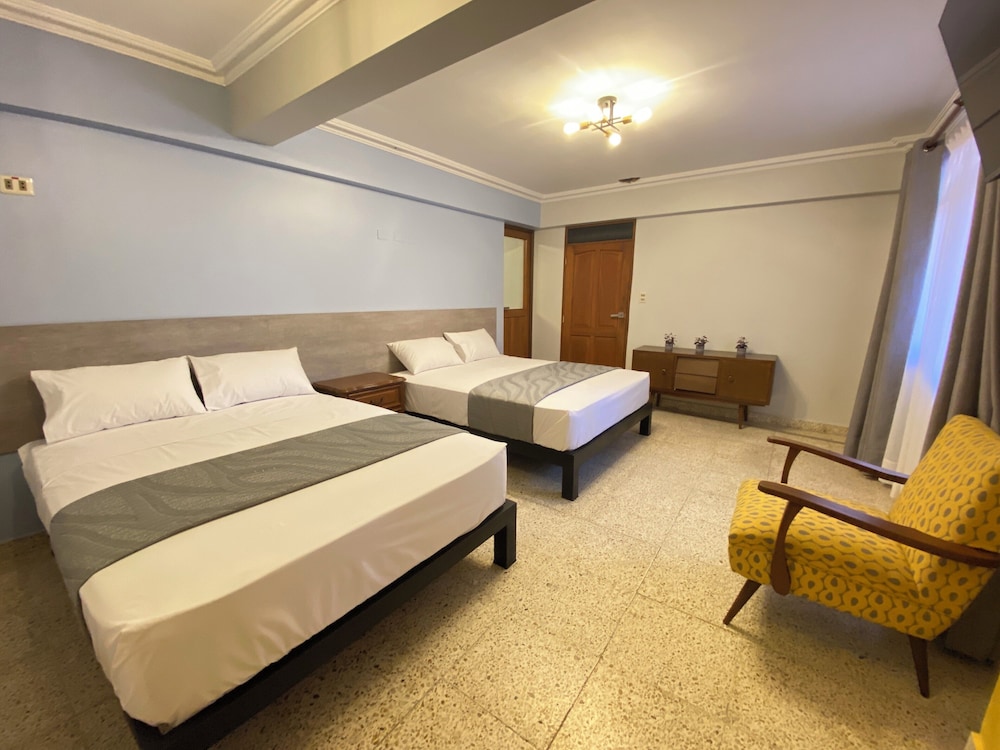 izza hotel