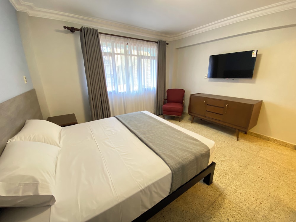 izza hotel