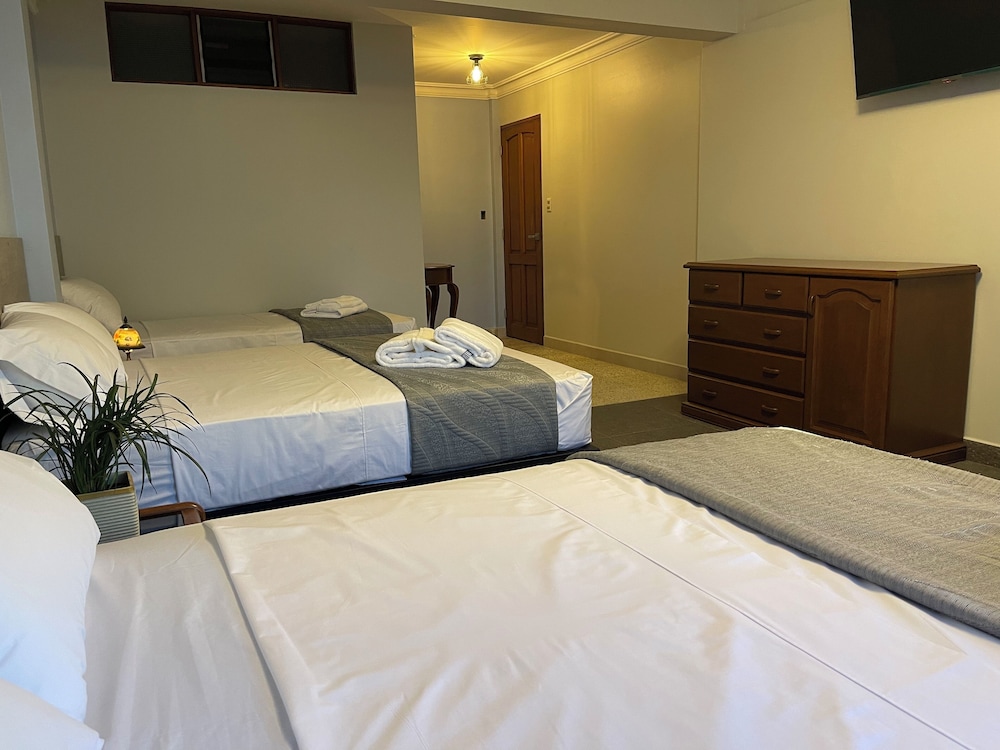 izza hotel