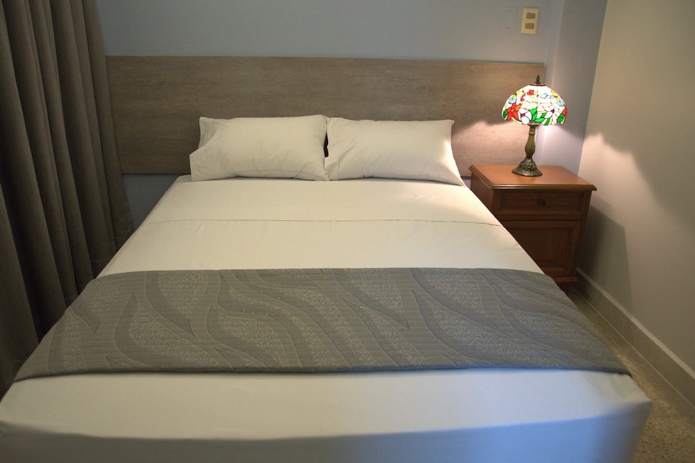 izza hotel
