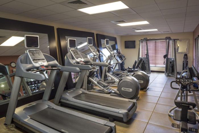 hilton garden inn hampton coliseum central