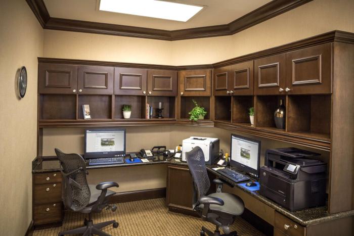 hilton garden inn hampton coliseum central