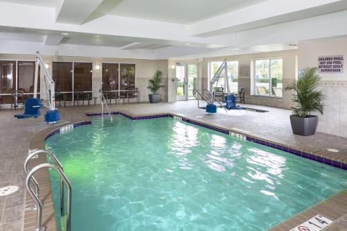 hilton garden inn hampton coliseum central