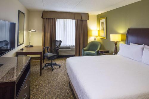 hilton garden inn hampton coliseum central